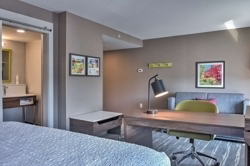 Hampton Inn and Suites Keene 14/47