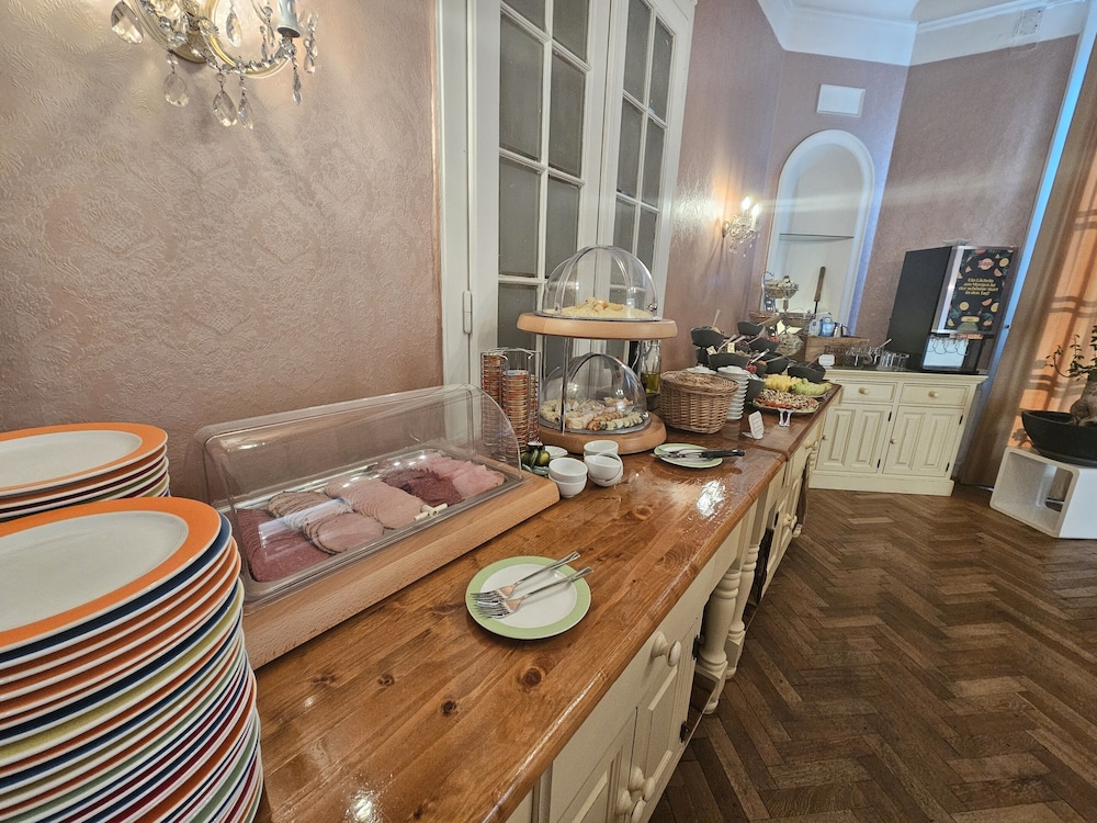 Hotel Pension Museum 46/63