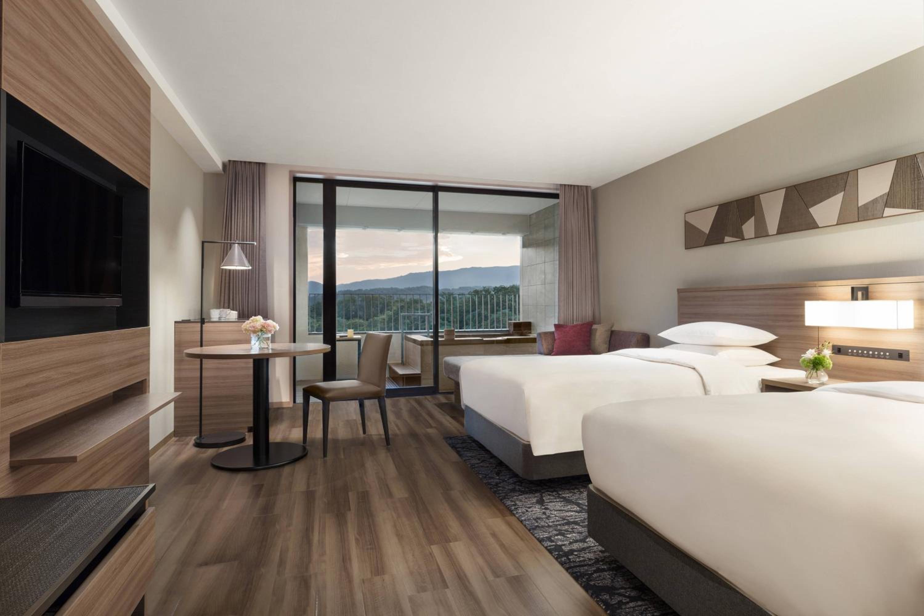 Guest Room, Deluxe, Twin Beds, Hot Spring Bath