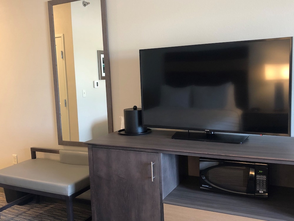 GrandStay Hotel & Suites Rock Valley 19/32