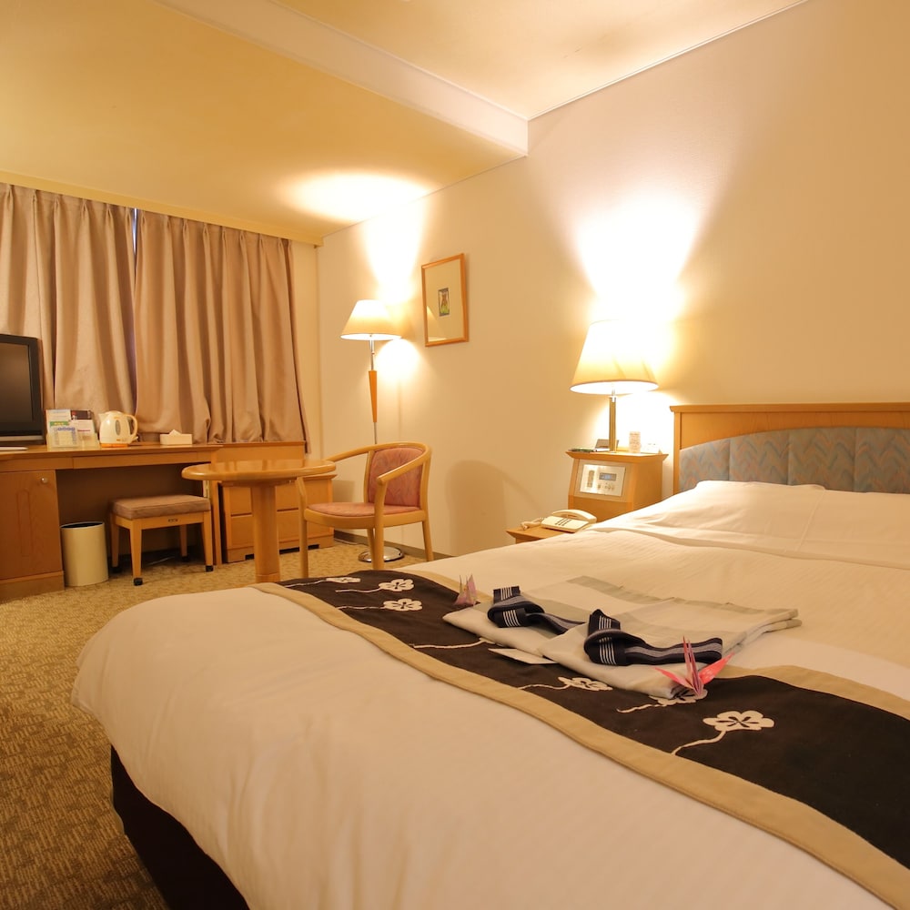 Harbor Plaza Hotel 13/49