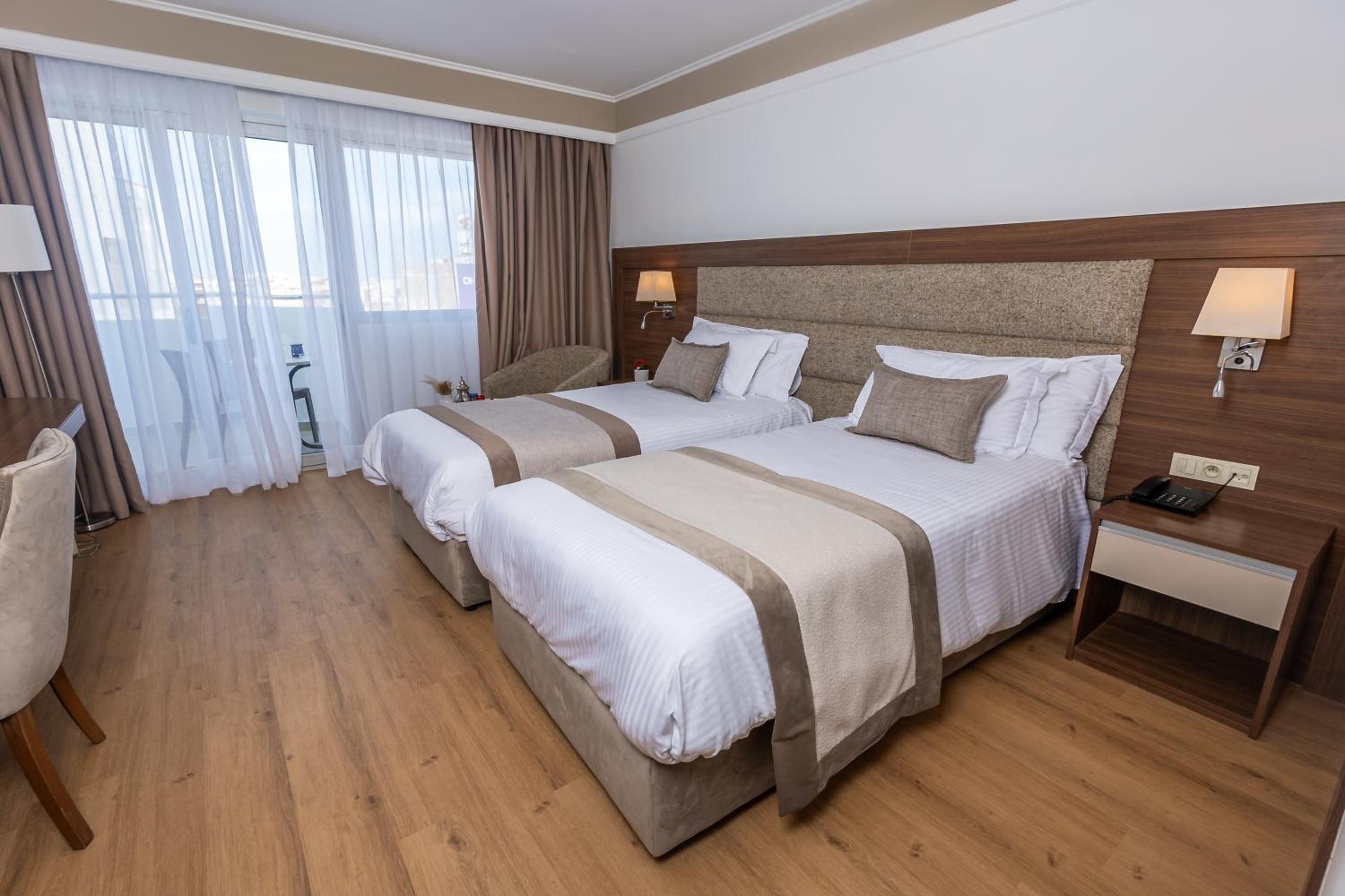 Deluxe, King Bed, Mosque View