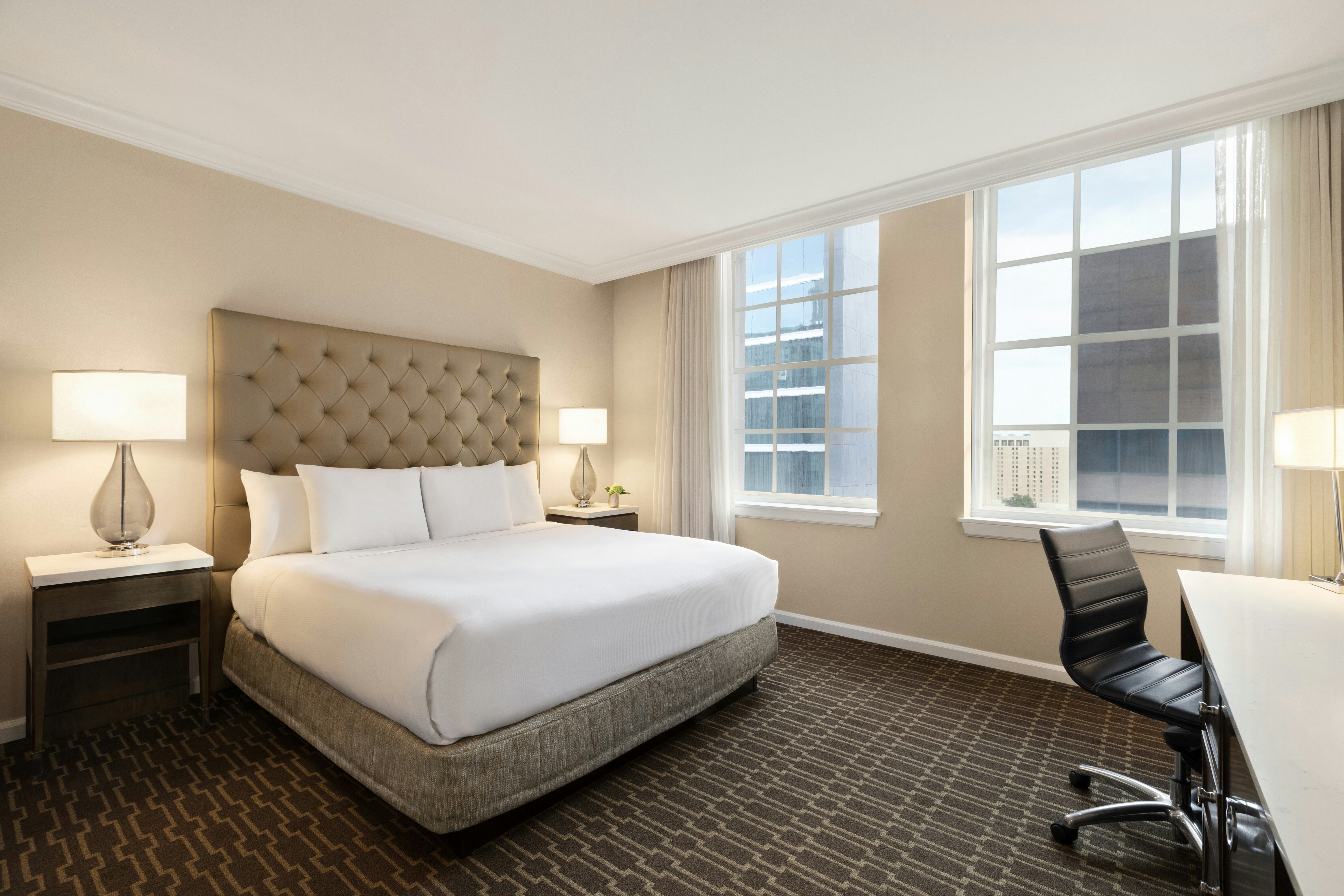 ROOM, DOUBLE BED