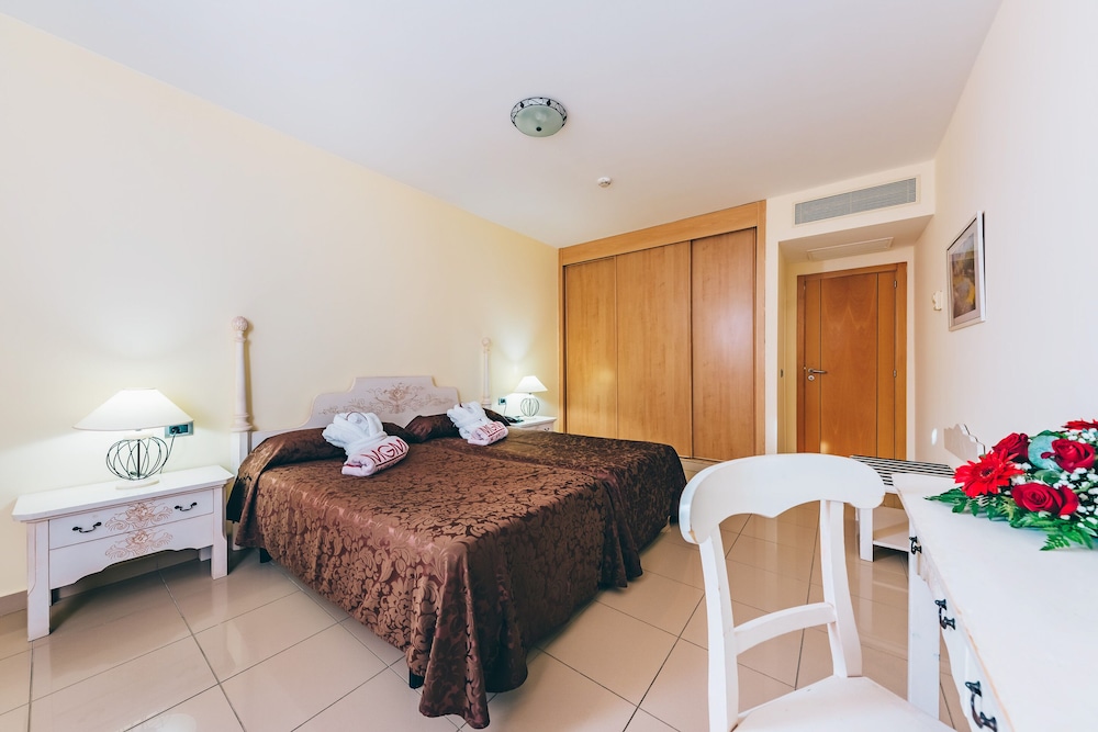 جناح جونيور بسريرين منفصلين مع أريكة، Grand Muthu Golf Plaza Hotel and Spa 4/7