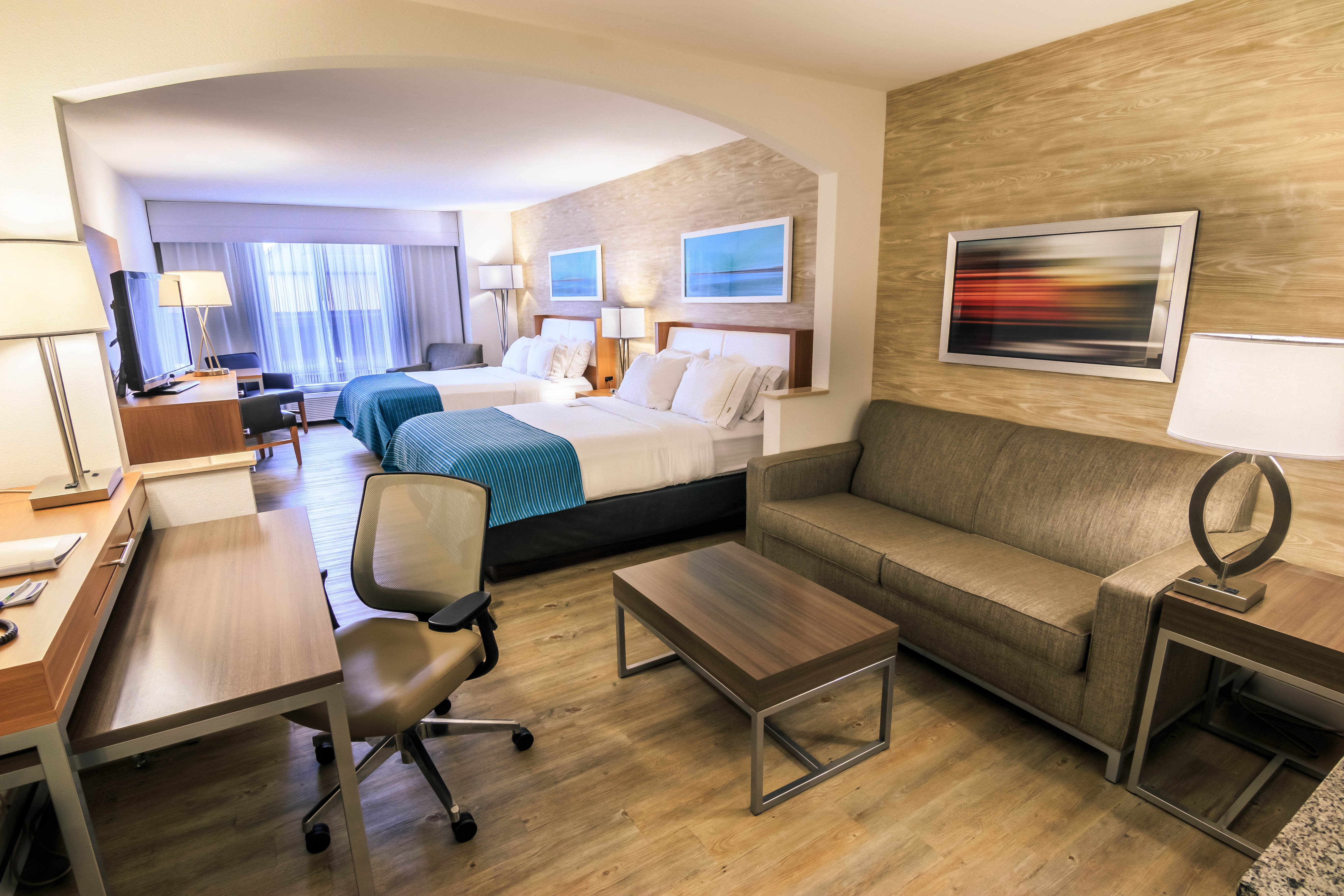 Holiday Inn Express Hotel And Suites Farmington 56/63