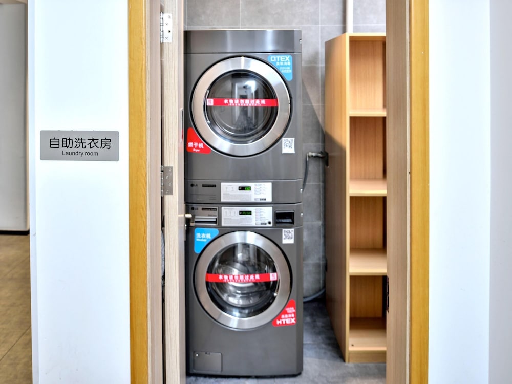 IBIS Shanghai New Hongqiao Hotel 34/68