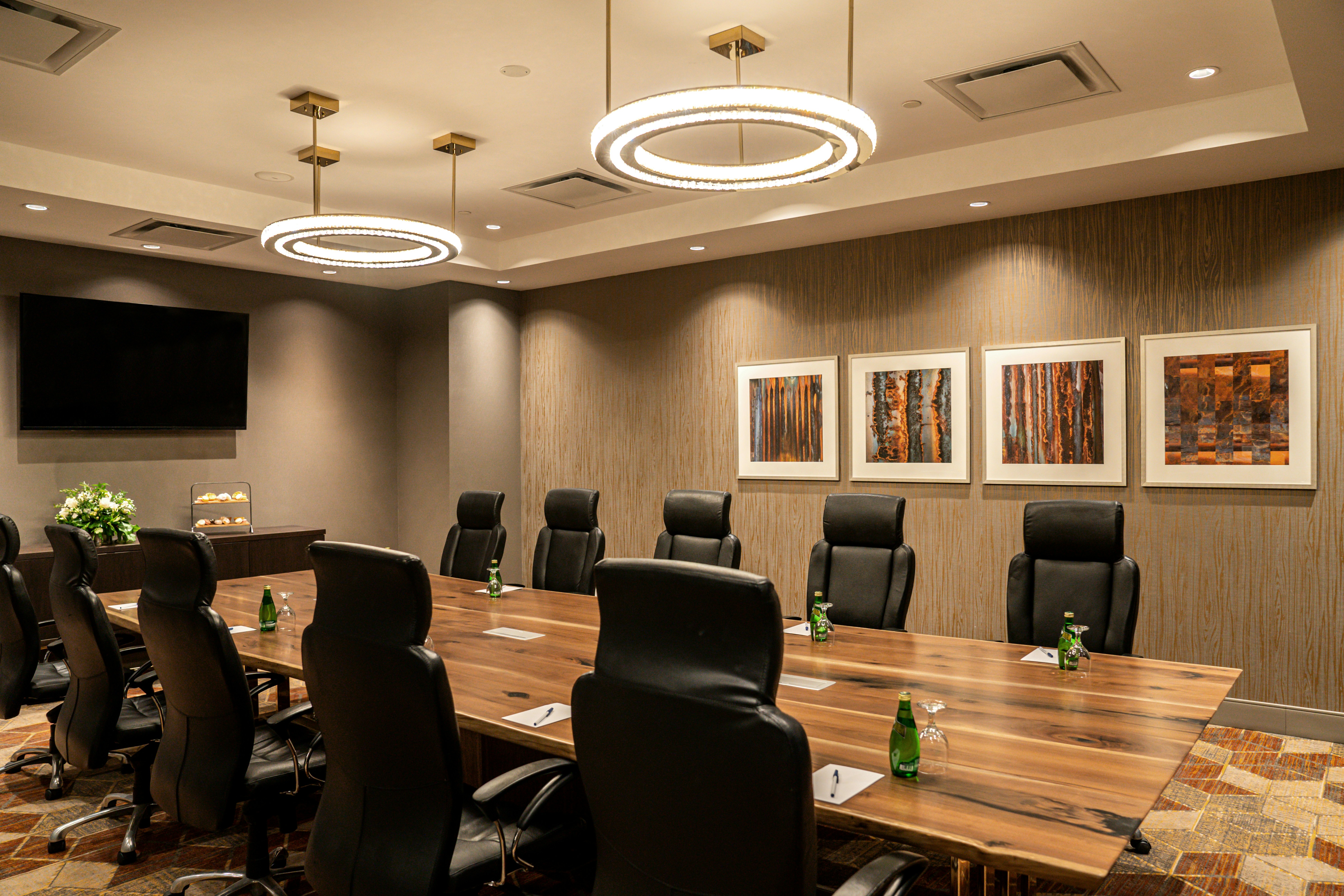 DoubleTree by Hilton Kitchener 26/36