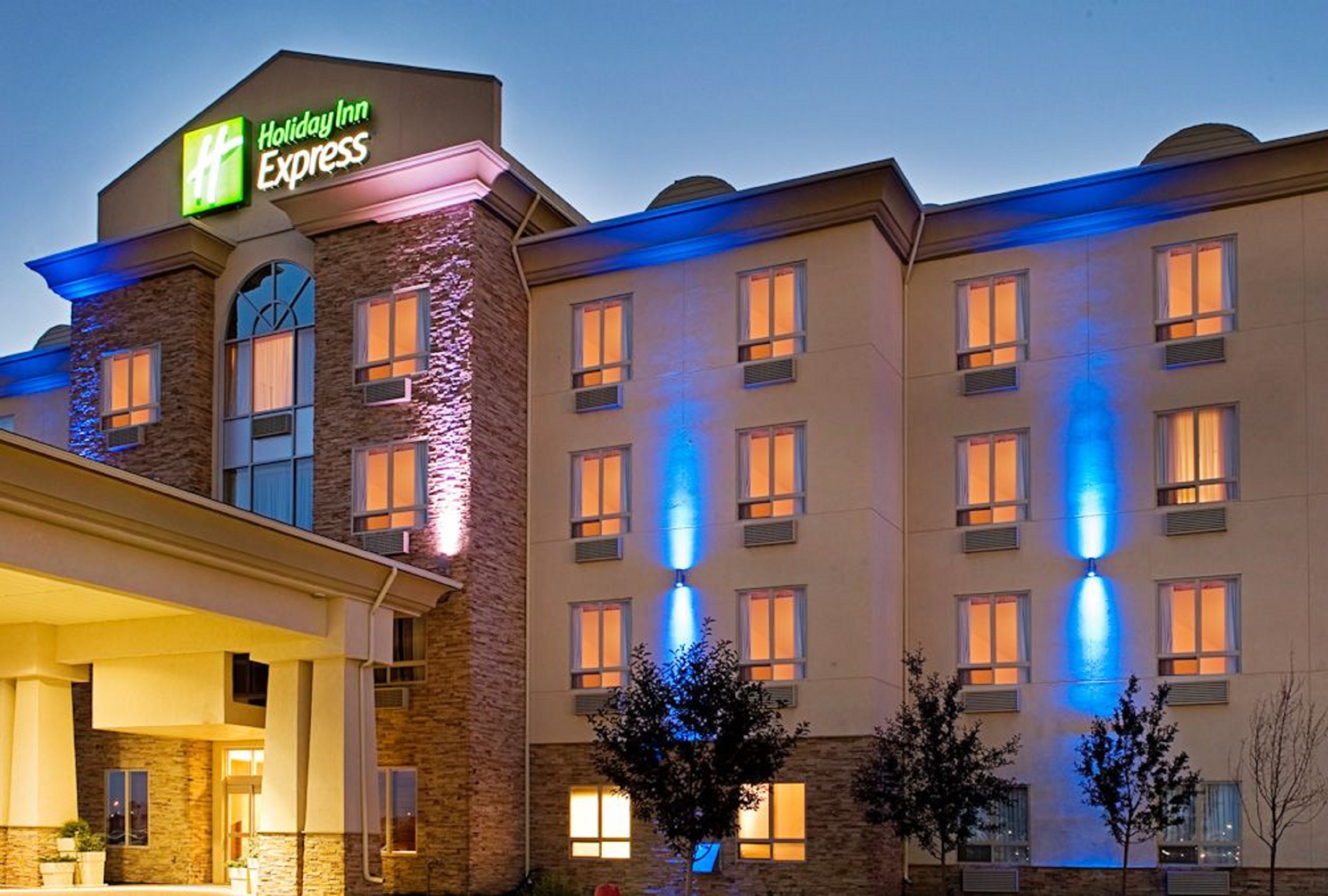 Holiday Inn Express Fort St John 2/70