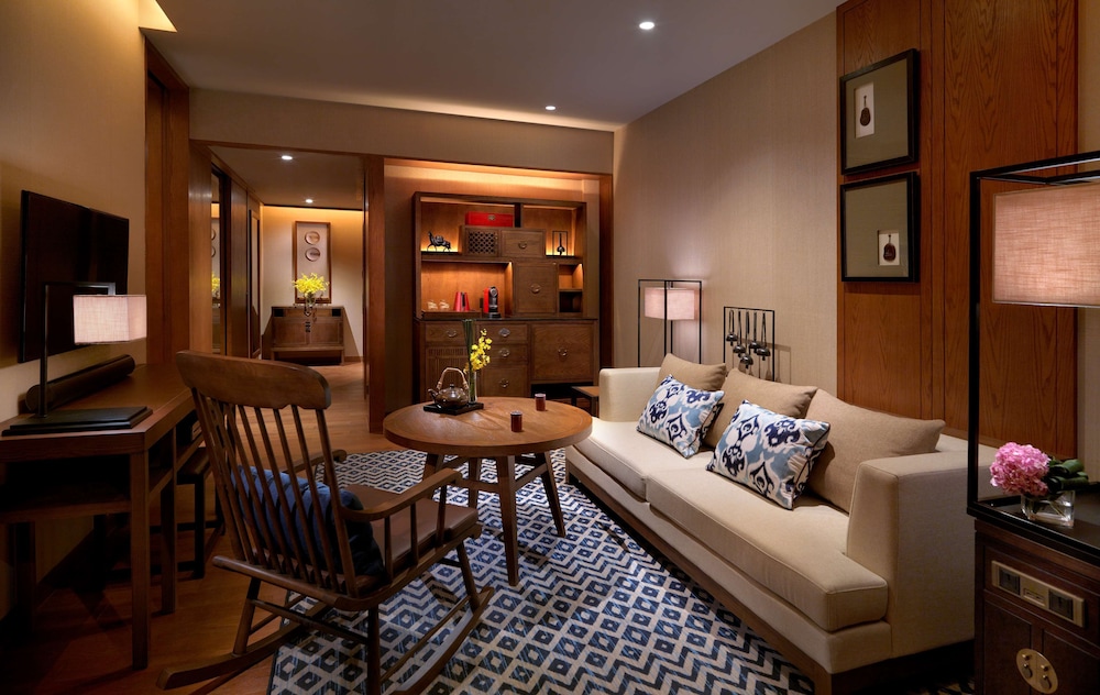 Jinmao Purelax Lijiang, The Unbound Collection By Hyatt 18/70