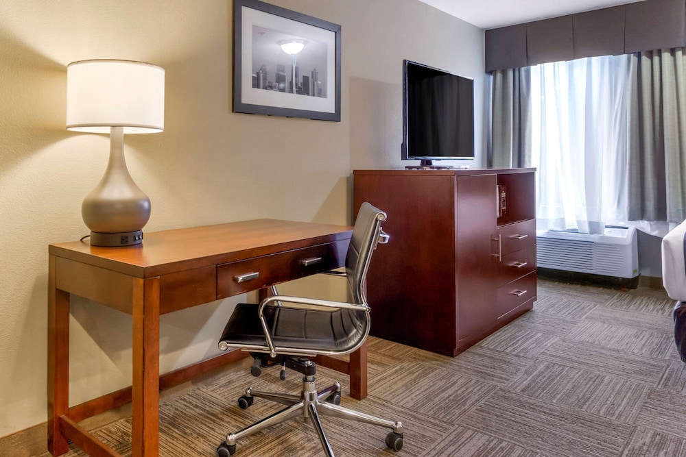 Comfort Inn & Suites Sea-Tac Airport 33/38