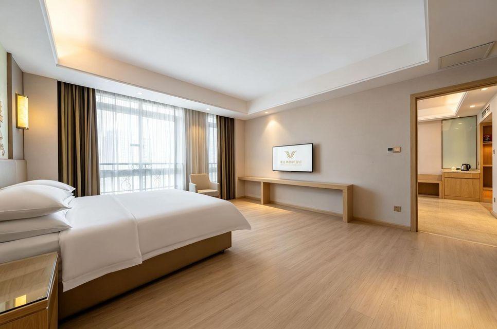 Vienna International Hotel (Chongqing Yufu Industrial Park) 24/42