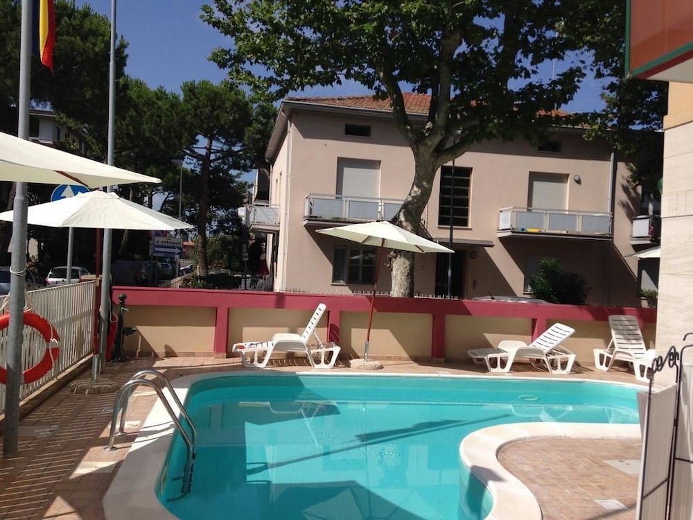 Hotel Aron 50/50