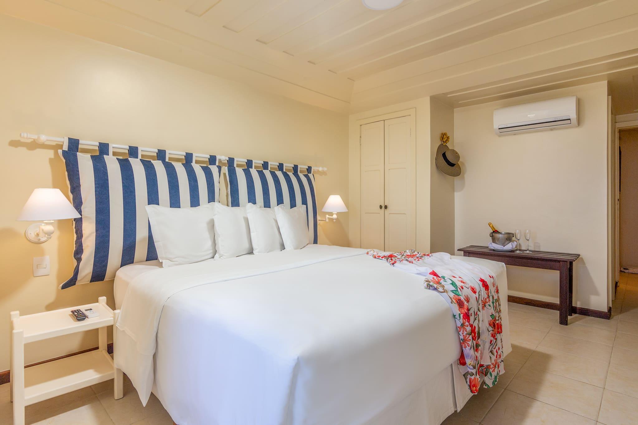 Room, Double Bed, Lateral Side Sea View