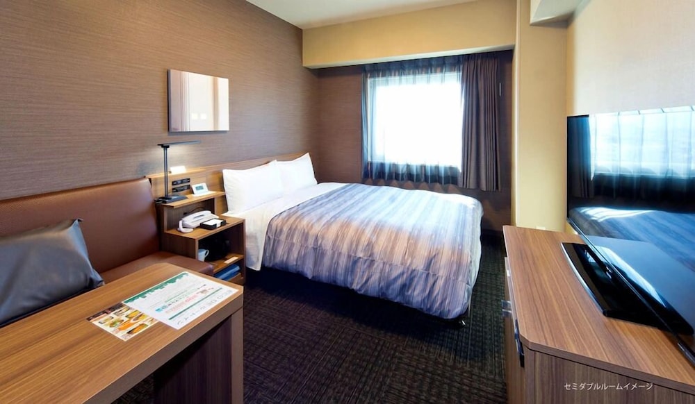Room, Semi Double Bed, Electronic Cigarette Only, Smoking