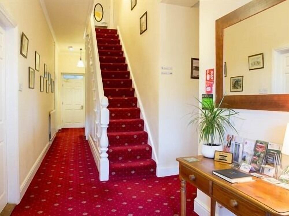 Llwyn Onn Guest House 3/13