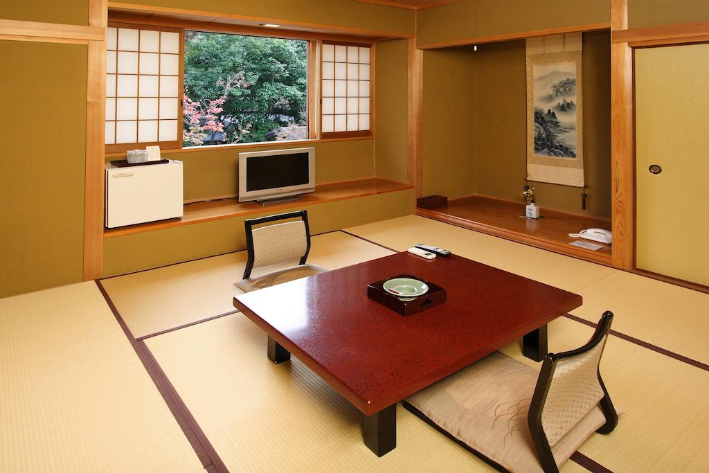 HINOHARU RYOKAN 8/18