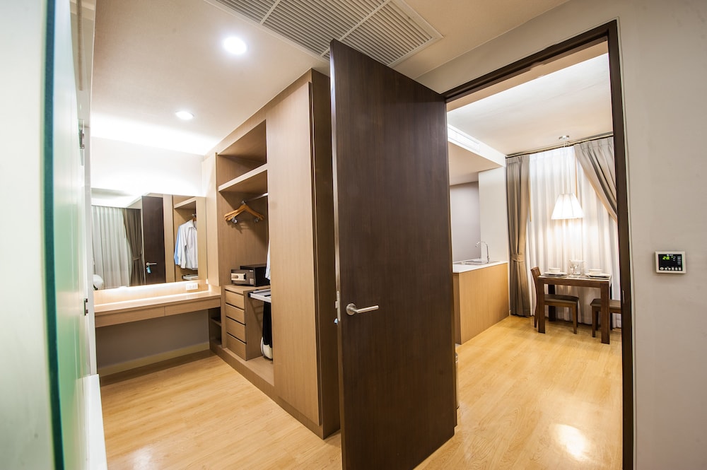 Burgundy Residence 13/43