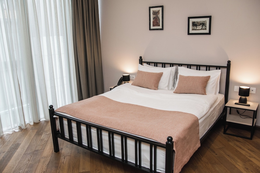 STANDARD, DOUBLE BED