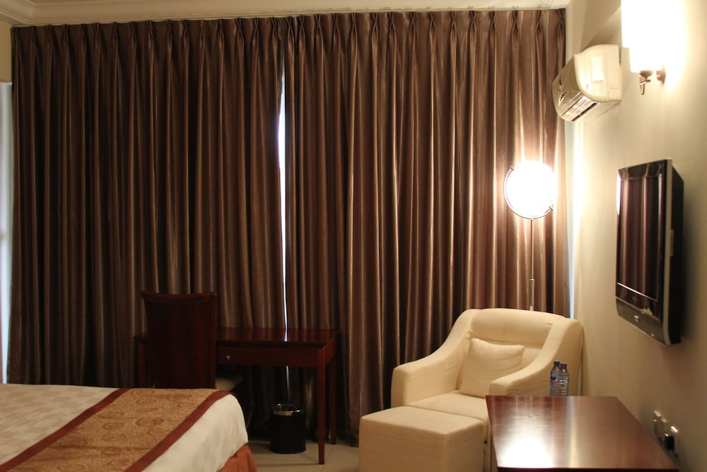 Royal Nick Hotel 23/36