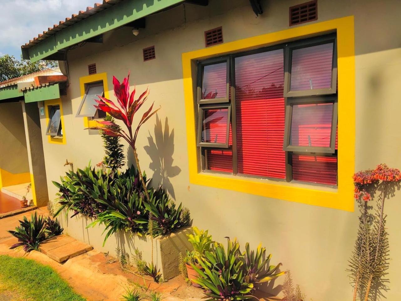 Hluzu Guest House 1/25