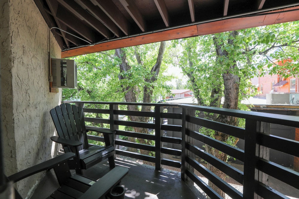 Bayshore Inn Resort And Spa 4/54