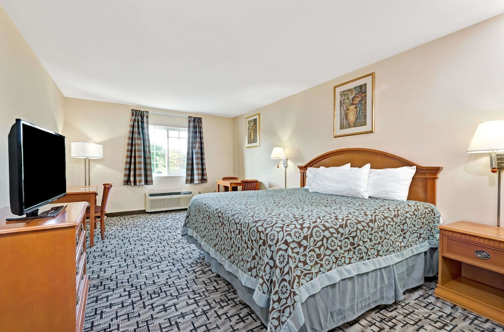 Econo Lodge Bethel CT 6/16