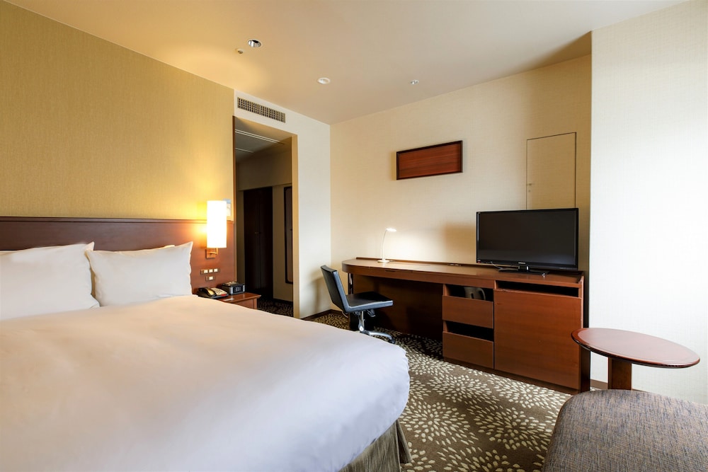 Holiday Inn ANA Kanazawa Sky 24/80