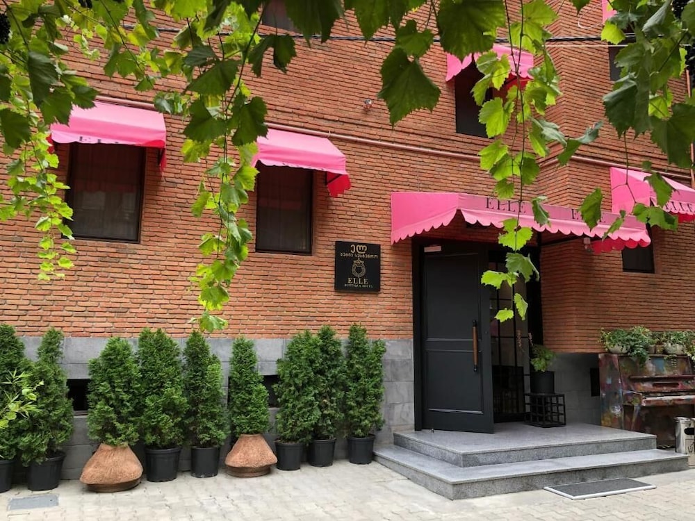 Elle Boutique Hotel 61/69