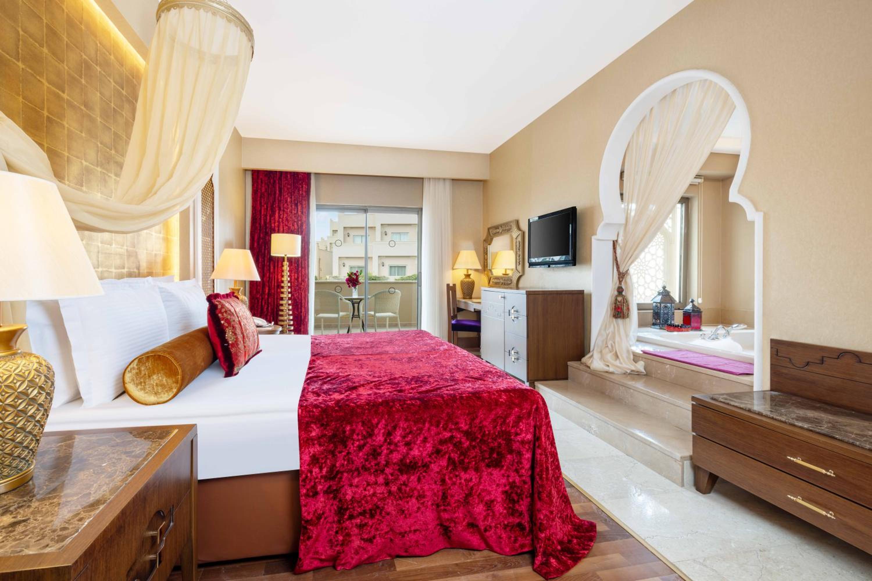 Ginger, Villa, Queen Bed, 2 Sofa