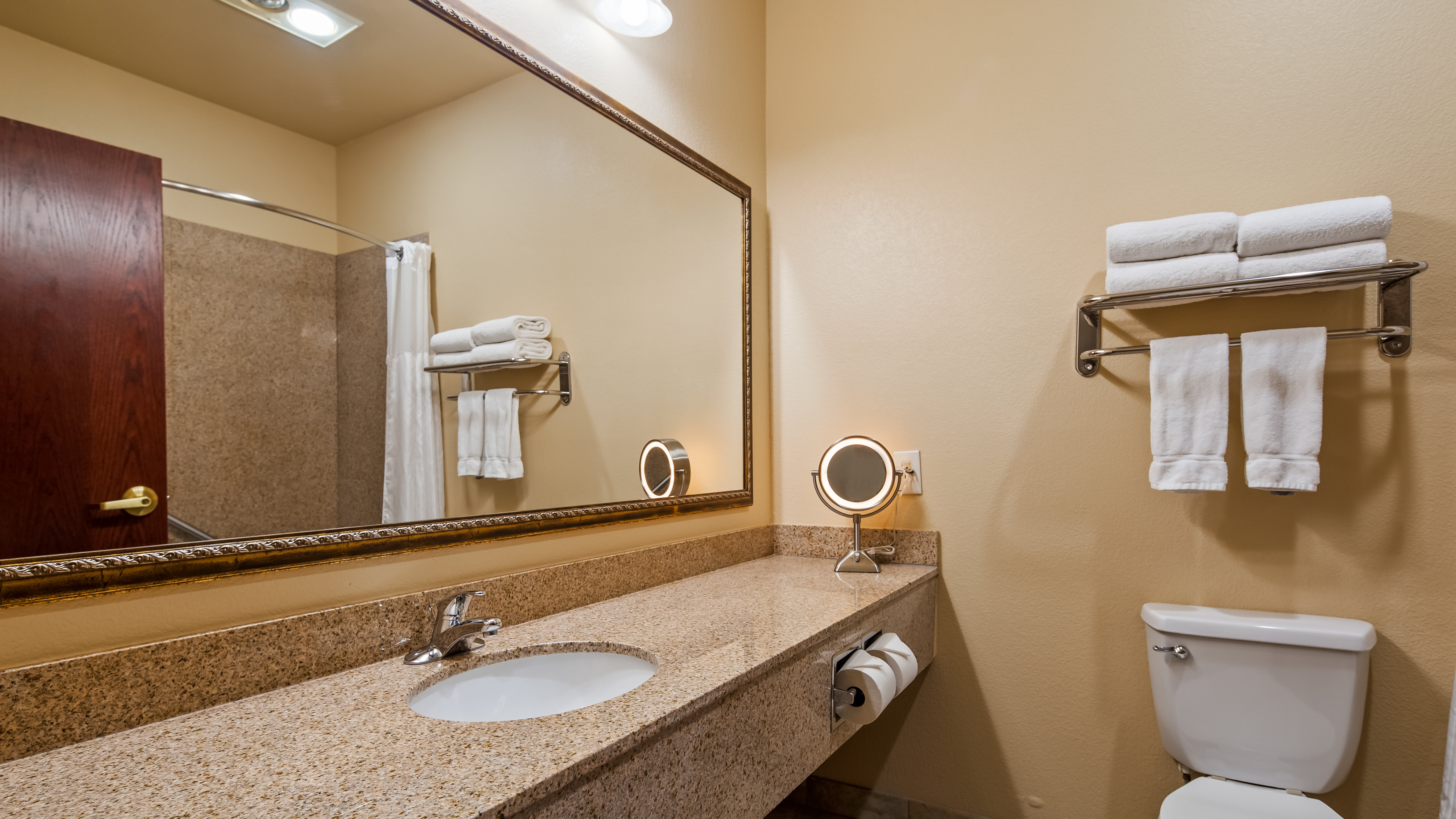 Best Western Plus Crown Colony Inn and Suites 58/59