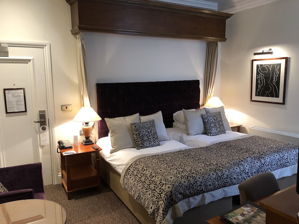 Brandshatch Place Hotel and Spa 9/48