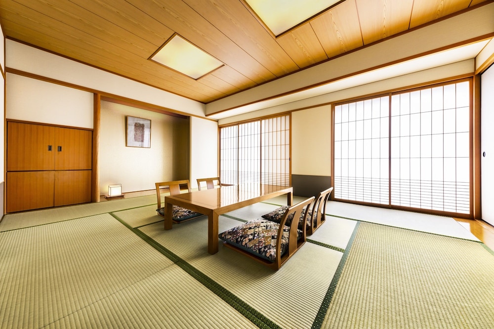 Hotel Hanshin 50/70