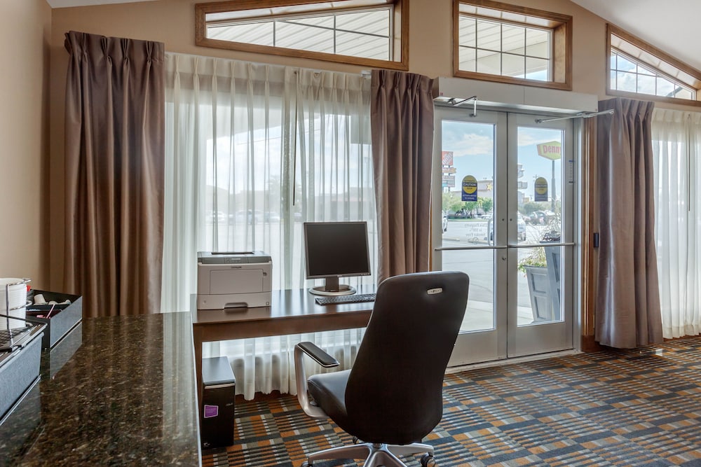 Rodeway Inn and Suites Ontario 42/45