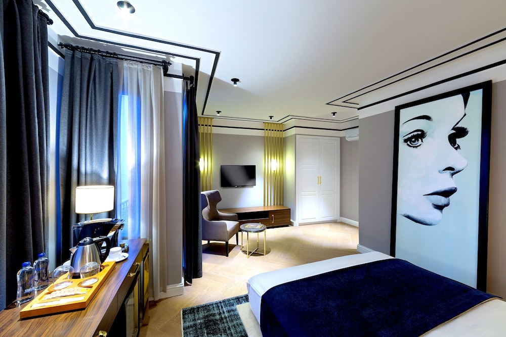 Walton Hotels Galata 16/35