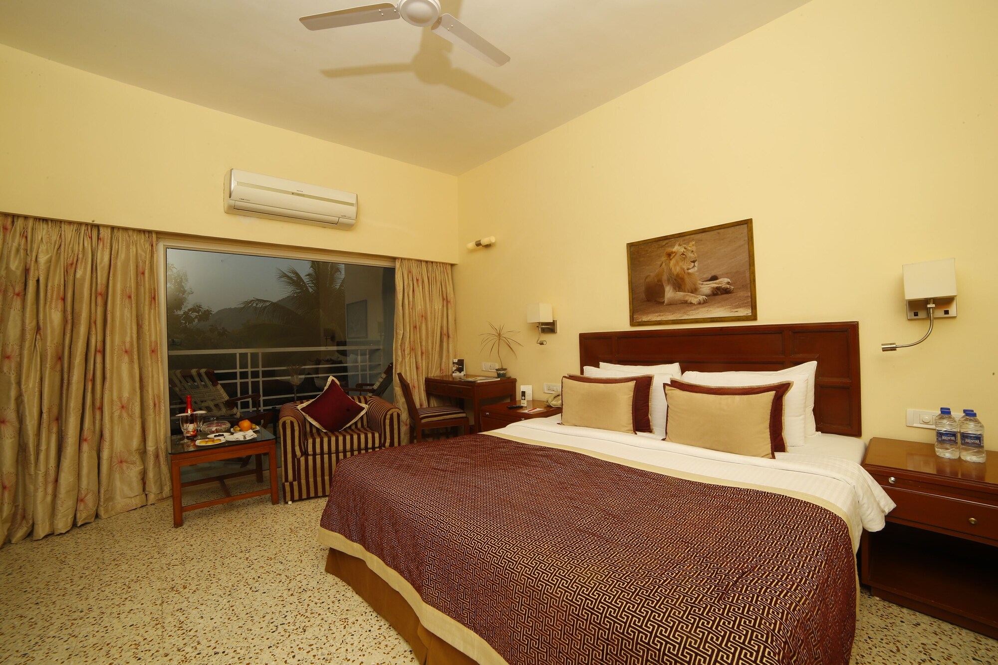 Room at Gir Serai Ihcl Seleqtions, Mendarda