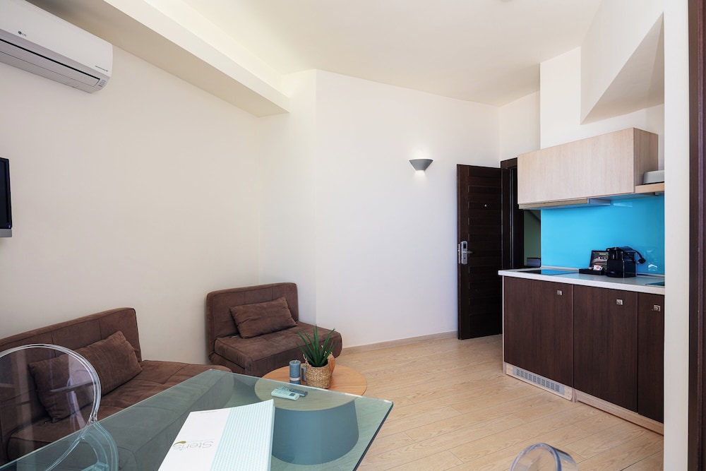 Steris Elegant Beach Hotel 55/70