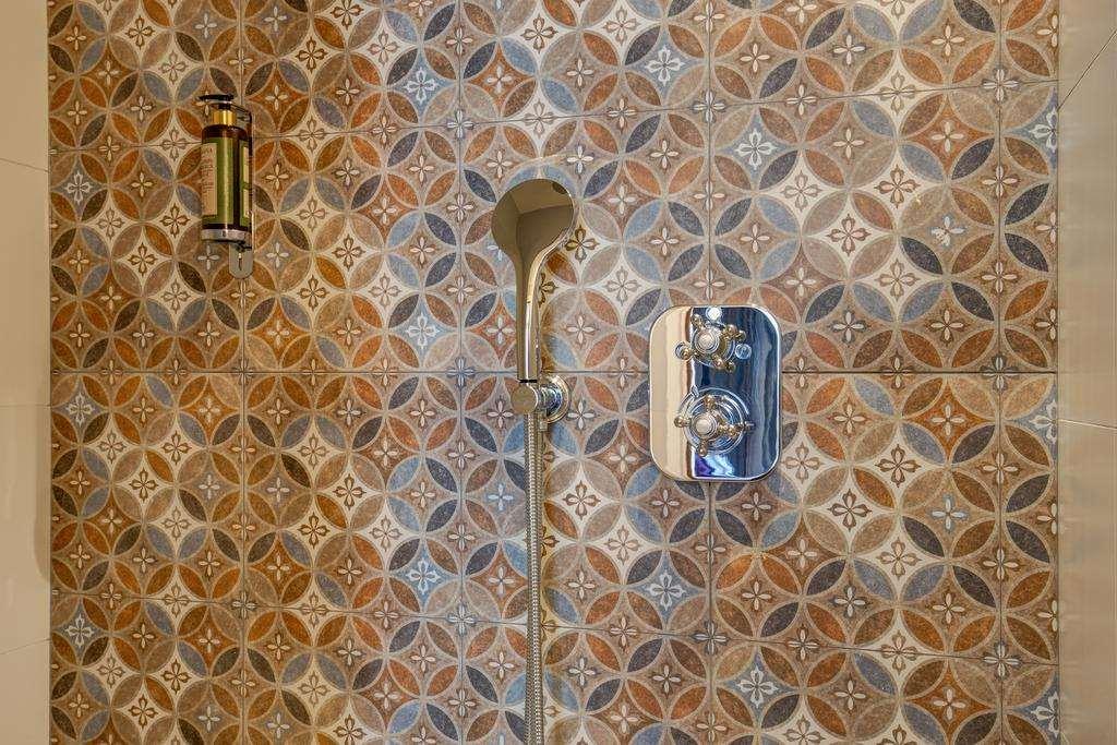 HOTEL MUGUET 36/50