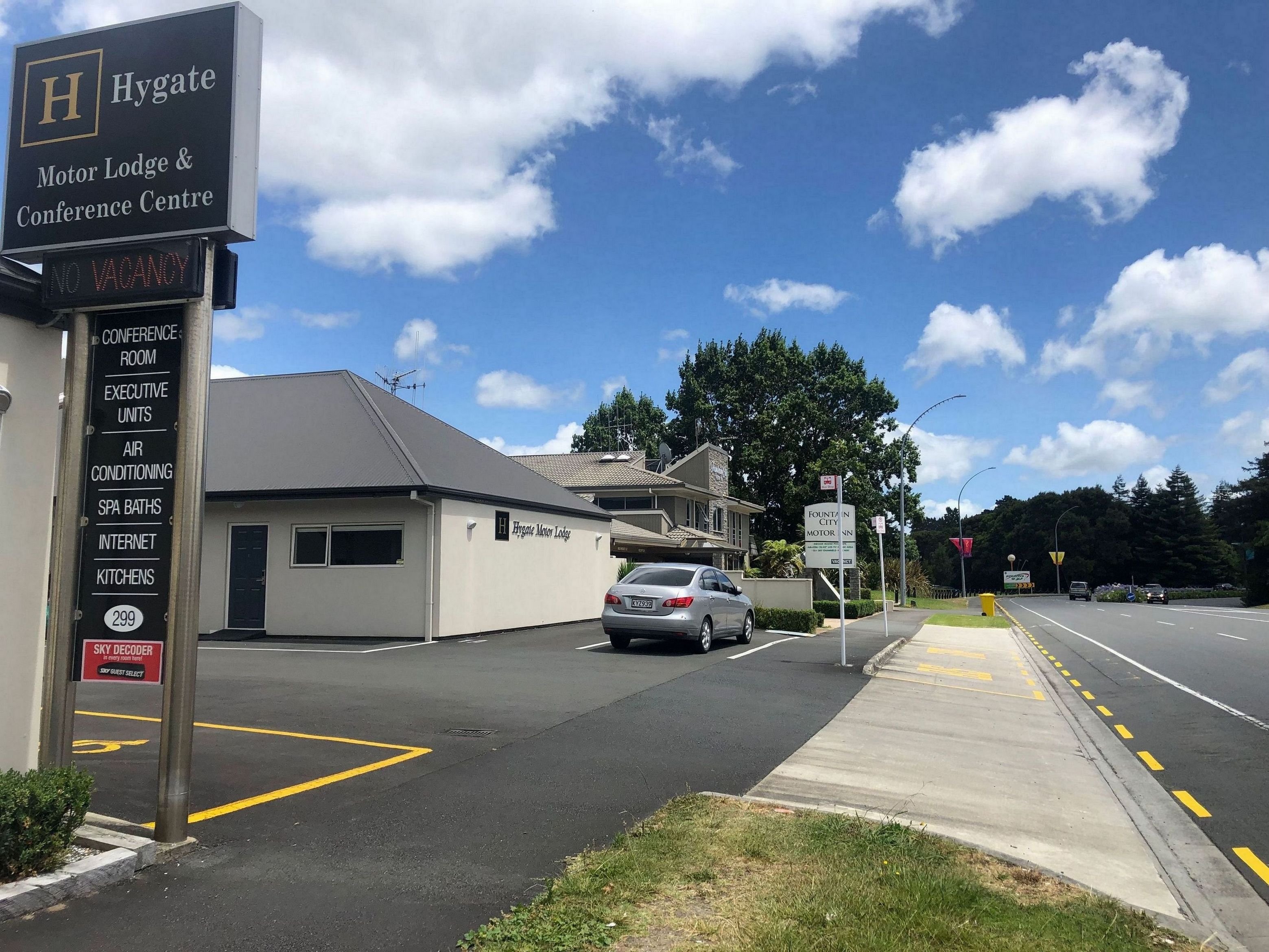 Hygate Motor Lodge 1/3