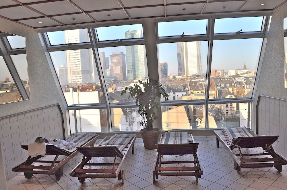 Savoy Hotel Frankfurt 70/80