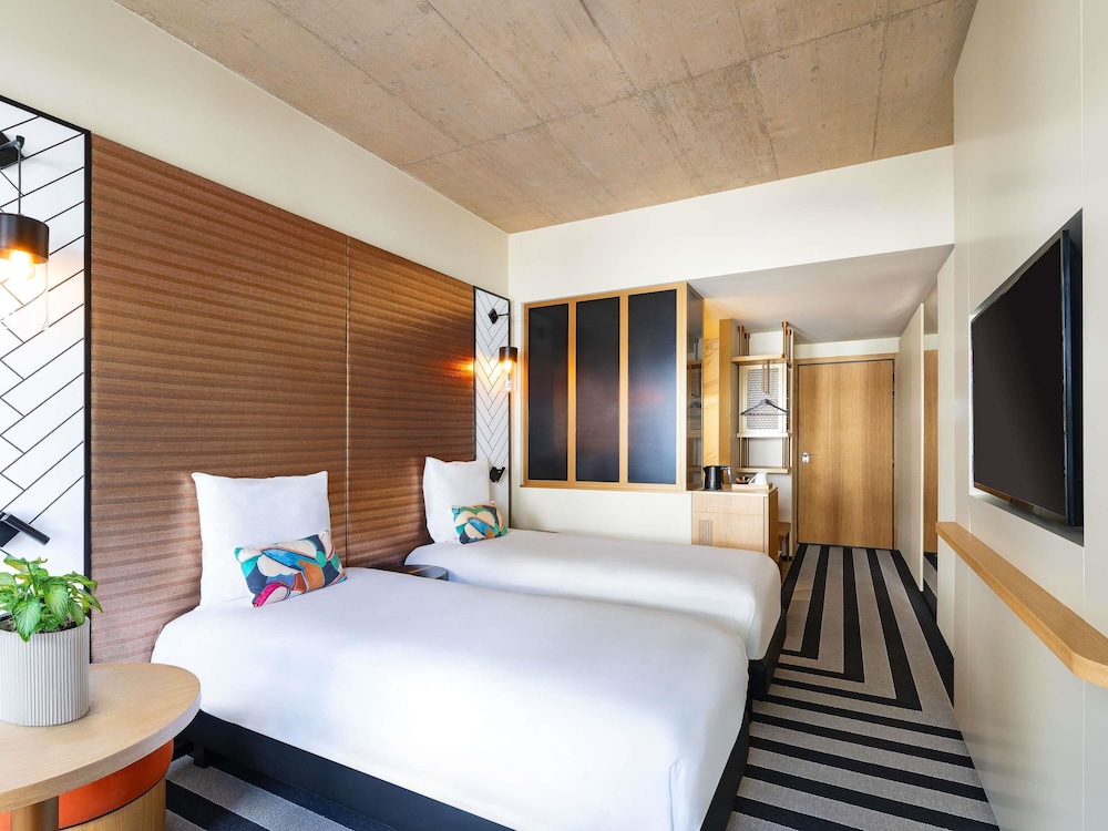 CLASSIC, TWIN BEDS