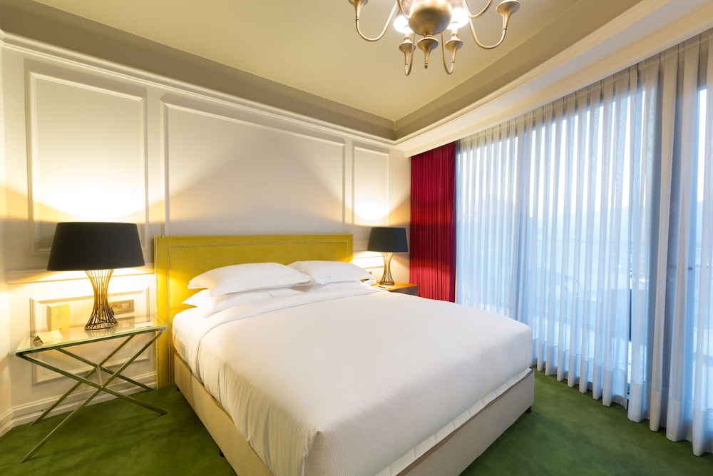 DoubleTree by Hilton Izmir Airport 17/85