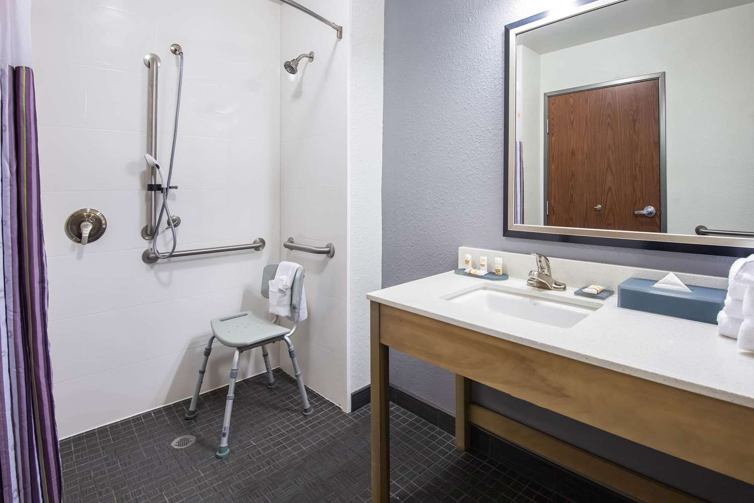 La Quinta Inn & Suites by Wyndham Morgantown 57/60