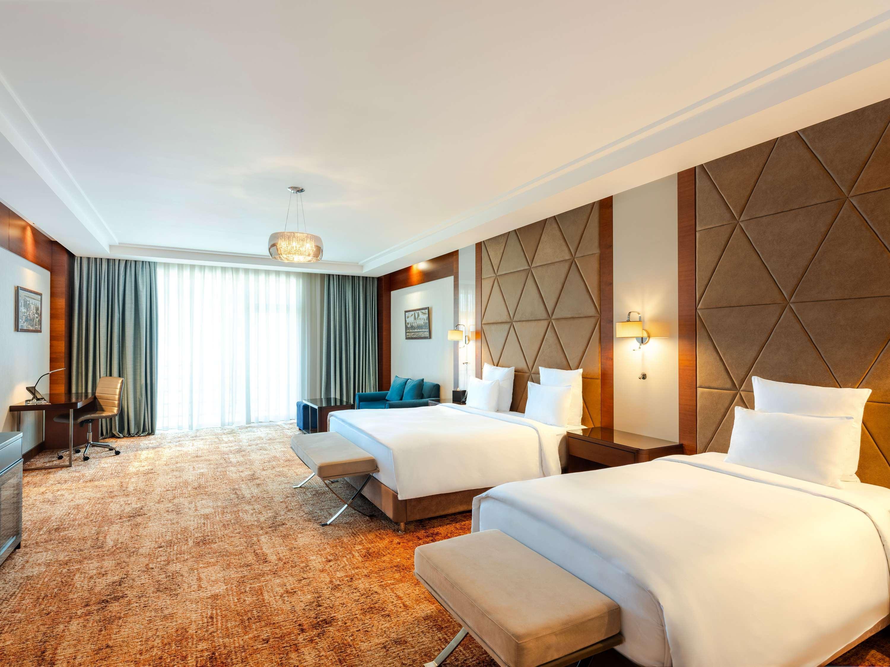 SUPERIOR, 1 DOUBLE AND 1 SINGLE BED