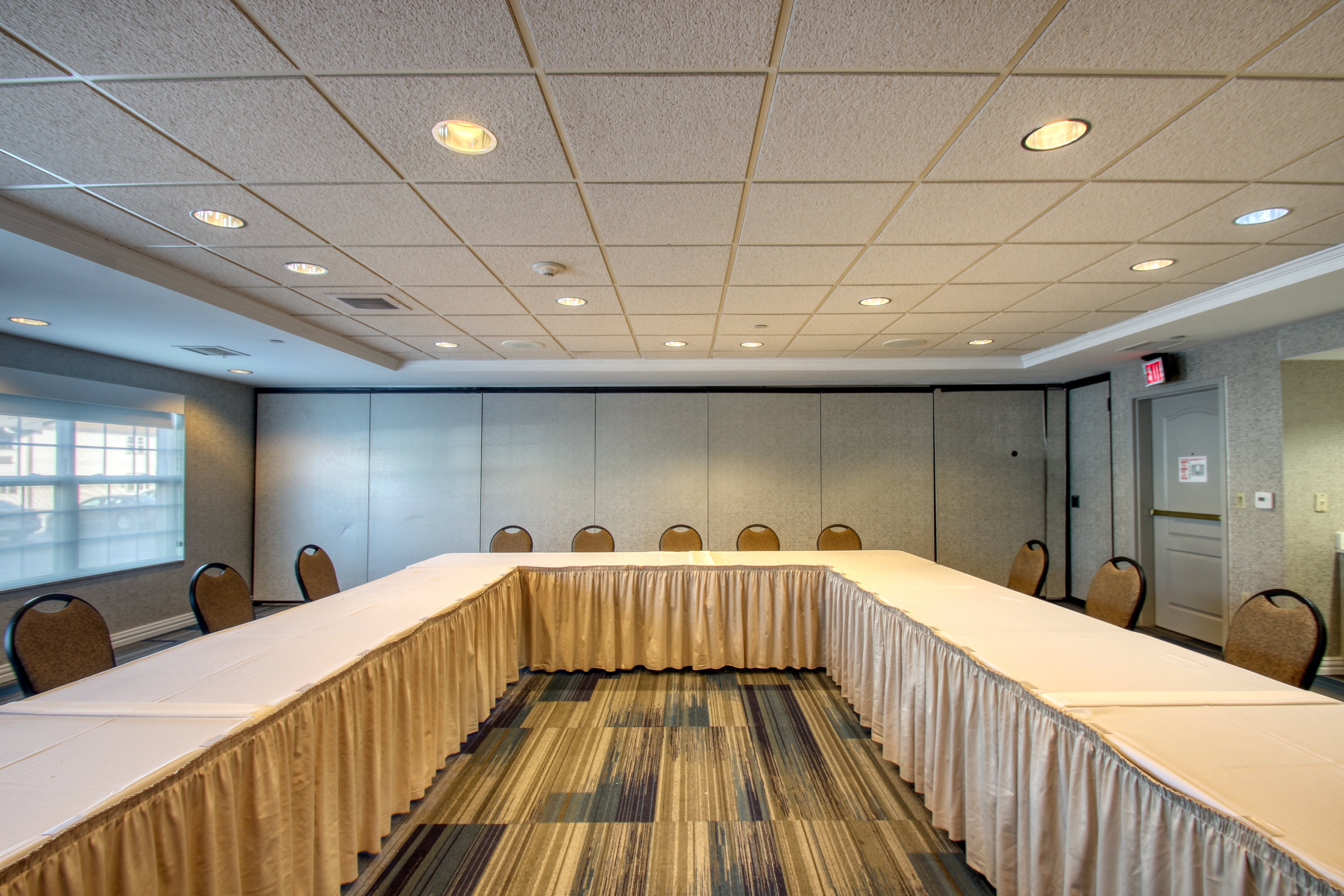 Holiday Inn Express Hotel And Suites Milwaukee Airport 70/74