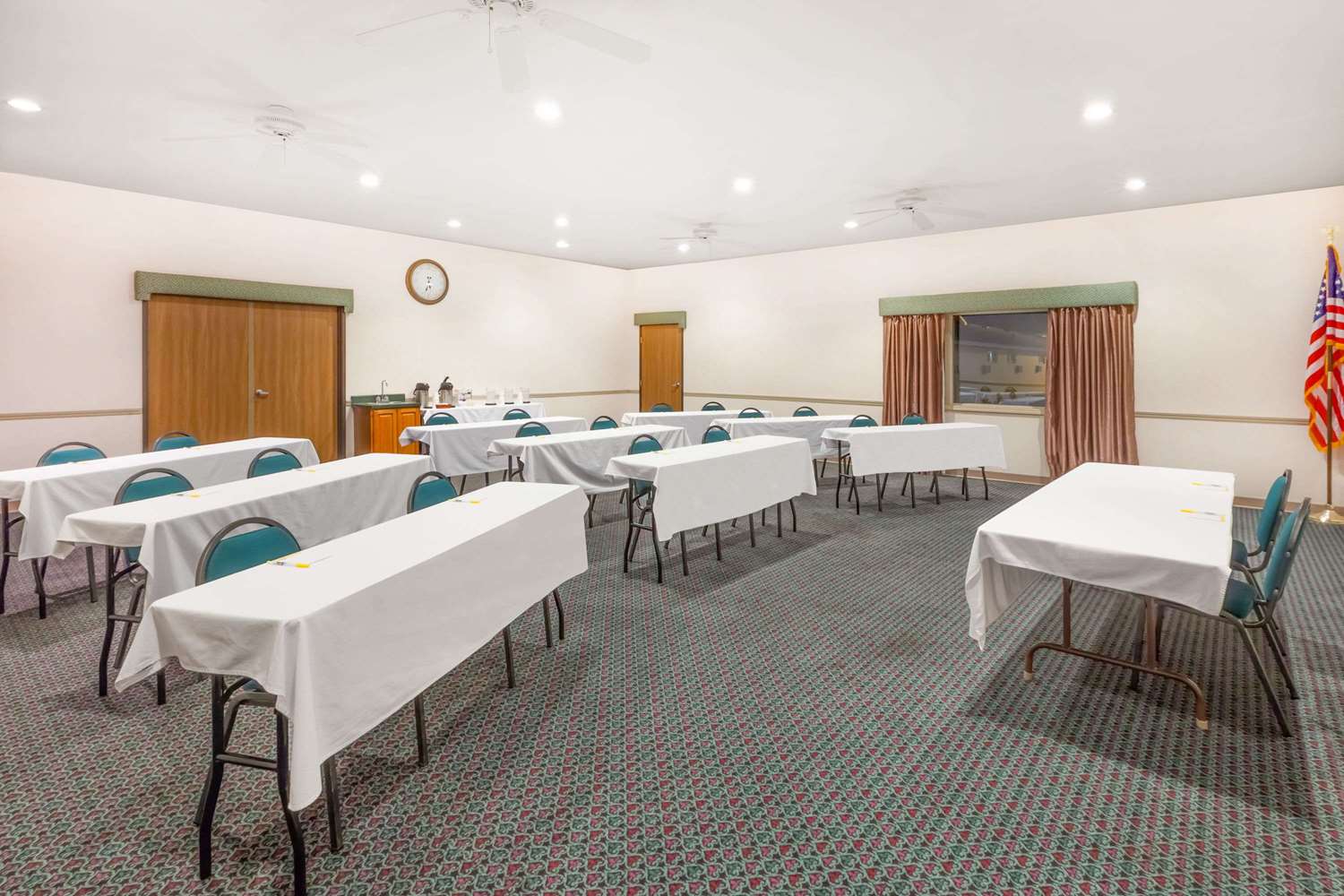 Days Inn By Wyndham Alpena 23/28