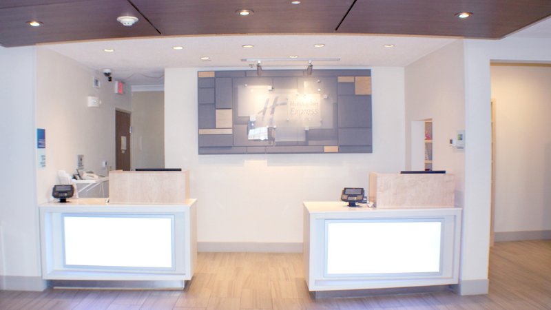 Holiday Inn Express Hotel And Suites Plainview 5/36