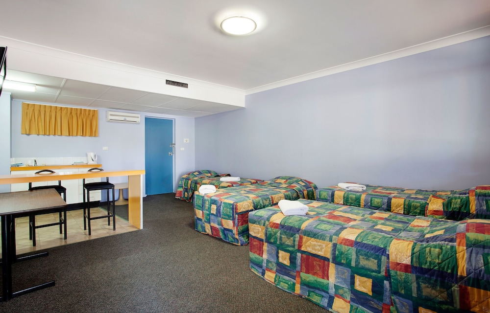 Vale Hotel 41/42