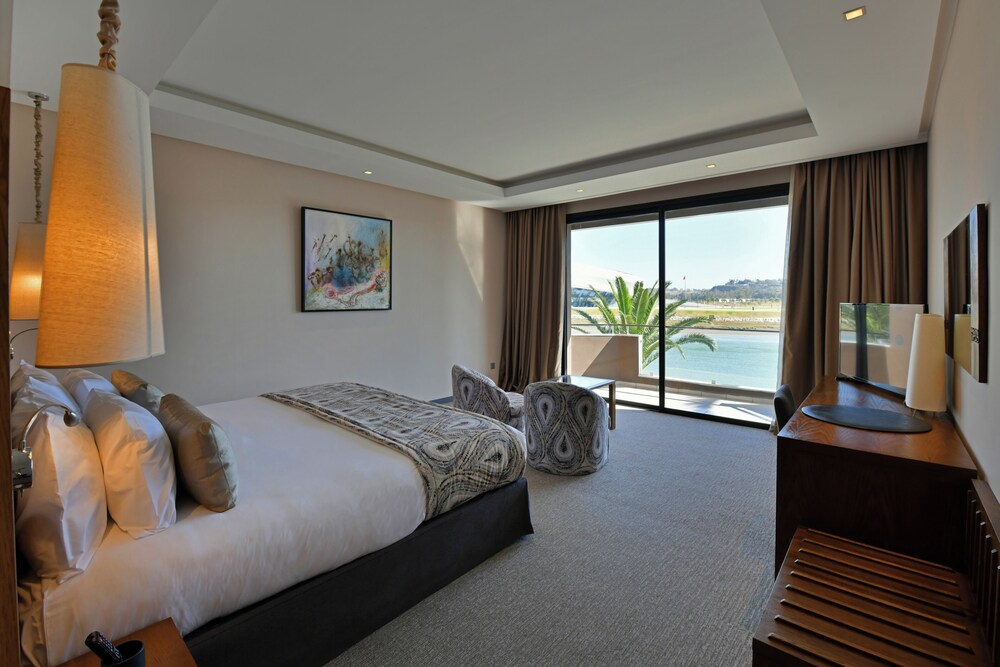 PREMIUM, RIVER VIEW