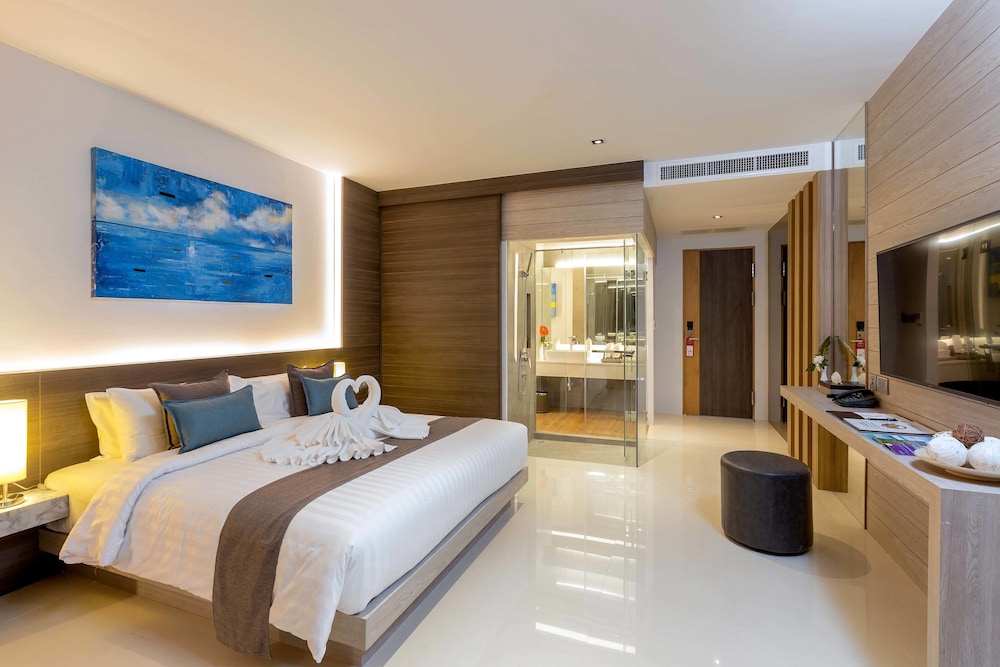 Pool, Beach, Suite, King Bed
