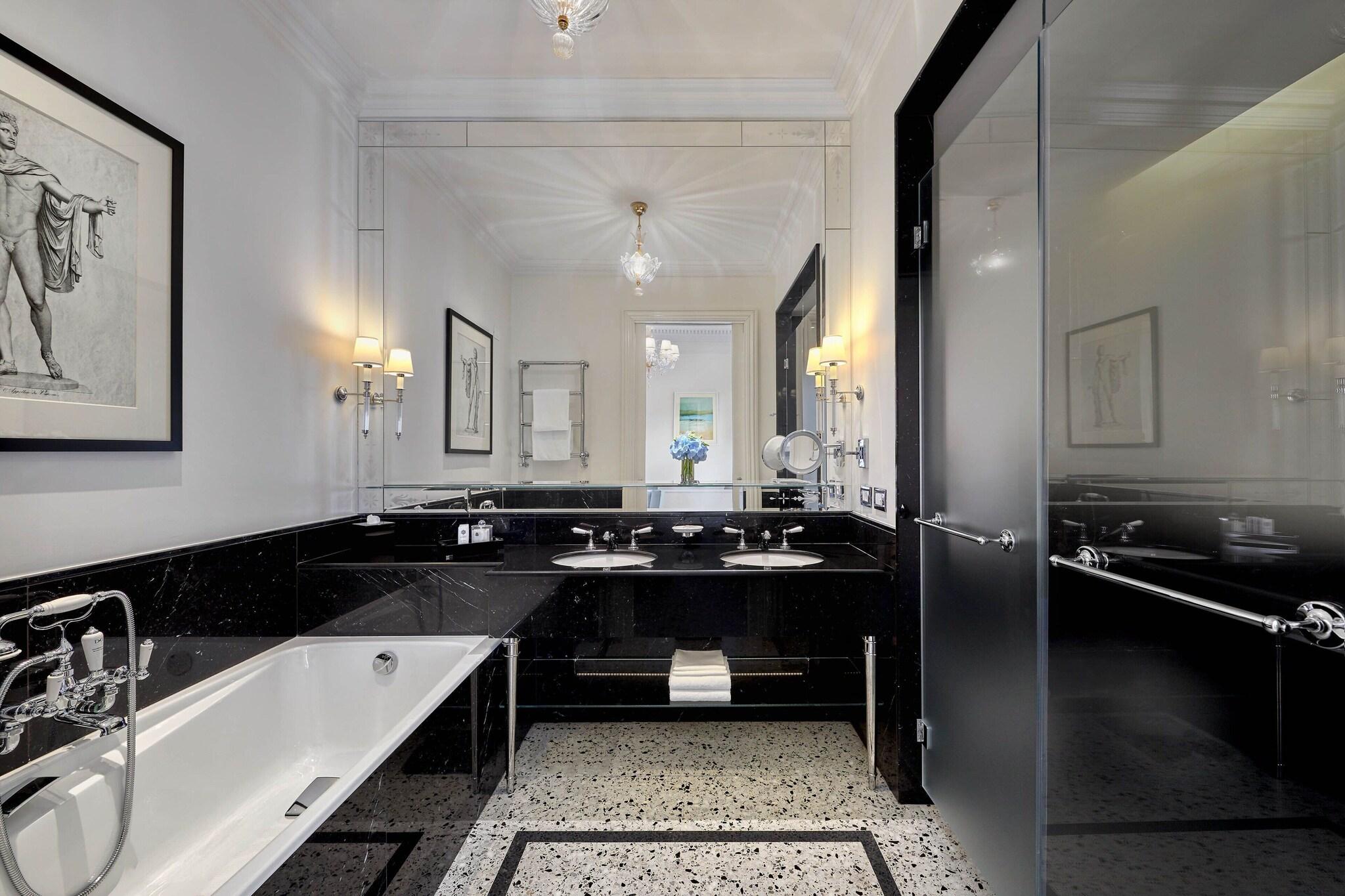 غرفة قياسية بسريرين منفصلين، The St Regis Rome 4/5